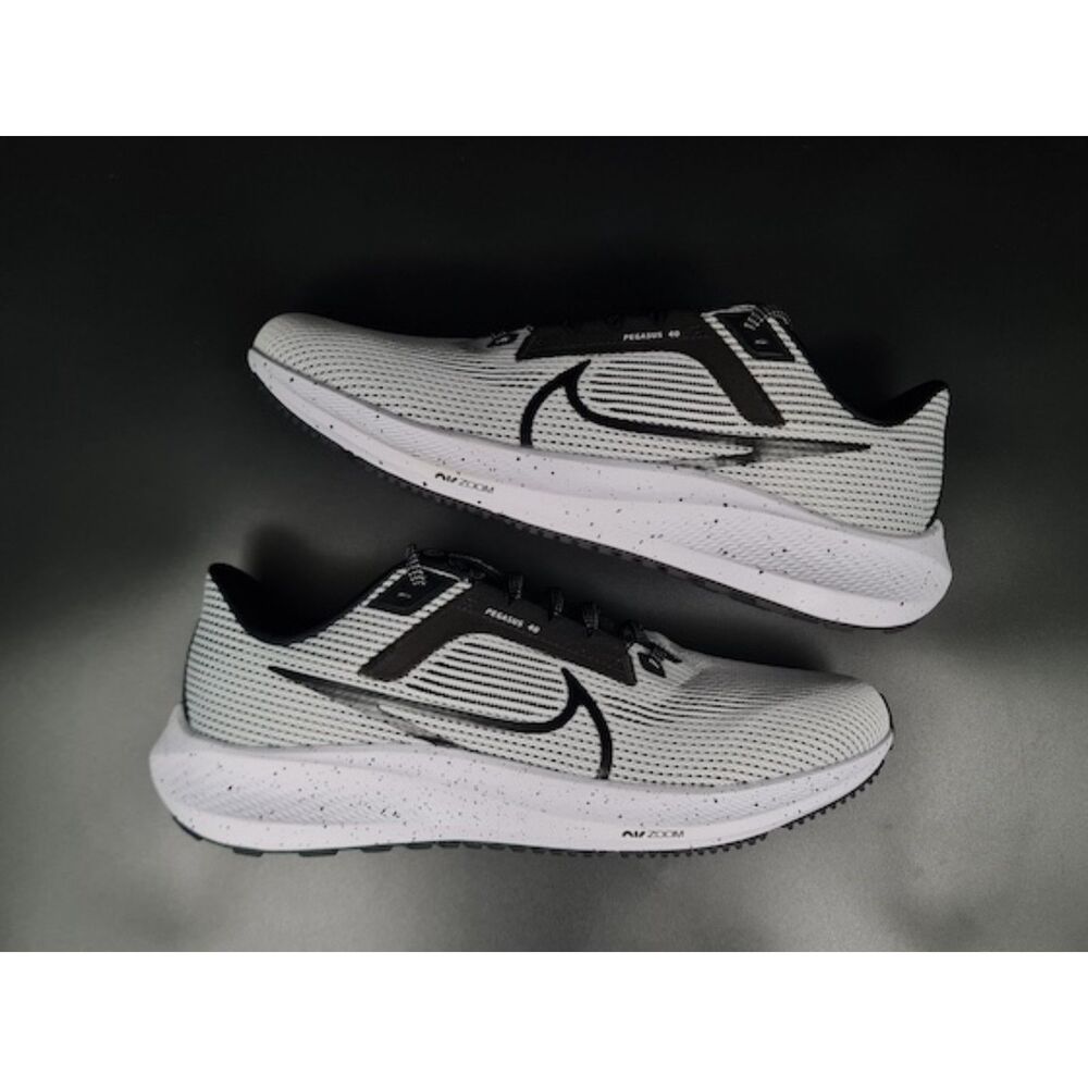 Nike Pegasus 40 "Black/White" Women's Running Shoe. SIZE 10. DV3854-004
